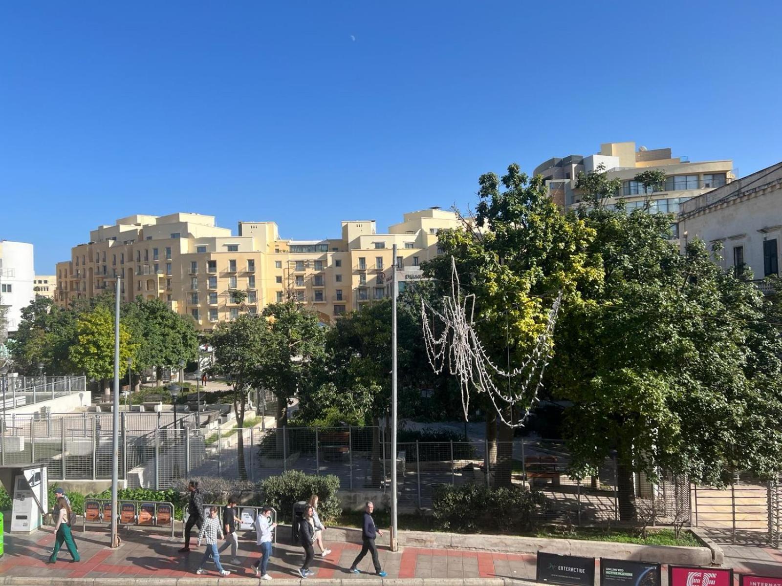 Stresa Court Apartments Сент Джулианс Экстерьер фото
